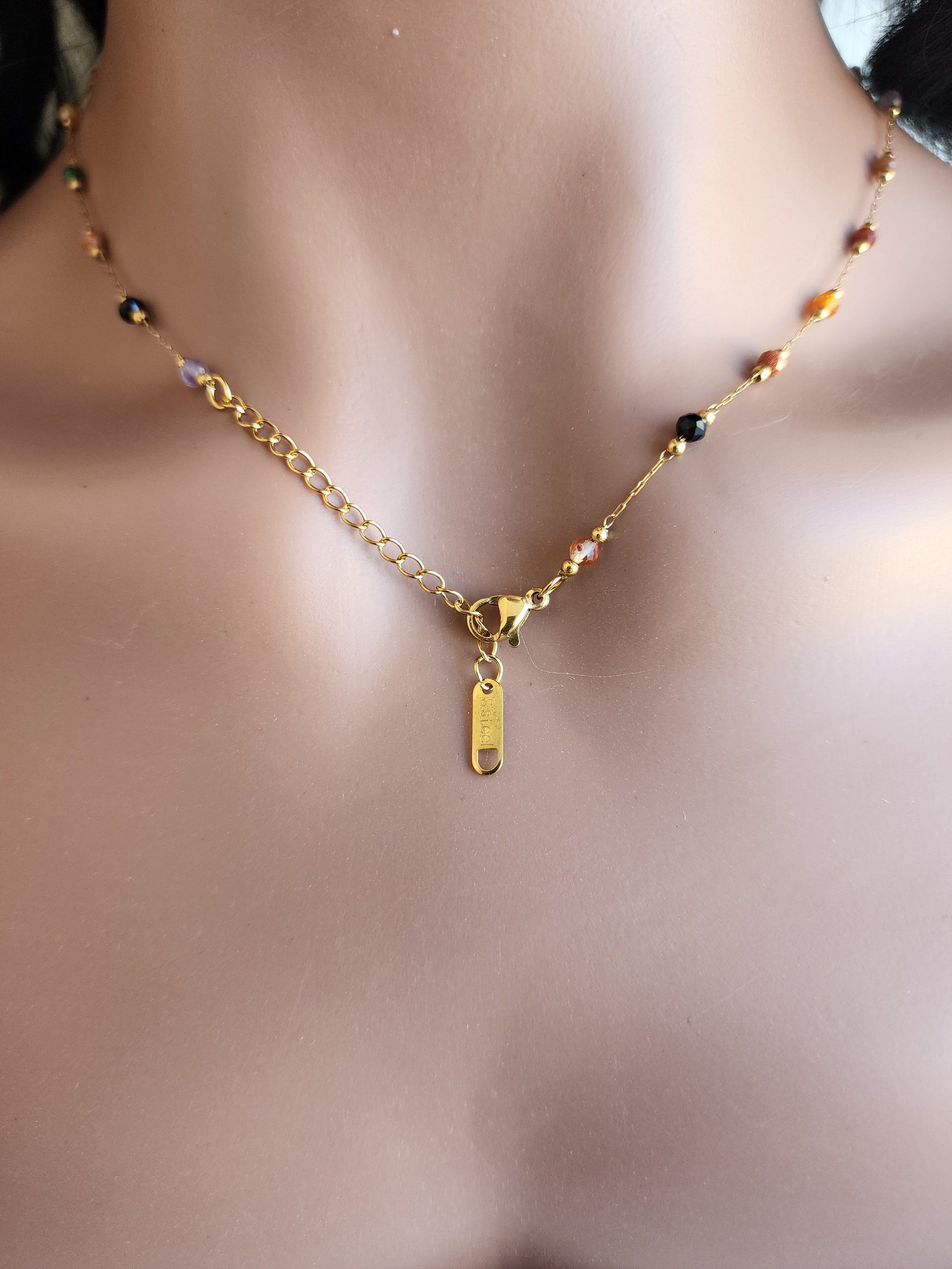Collier perles multicolores