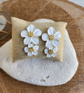 Boucles d'oreilles fleurs blanches