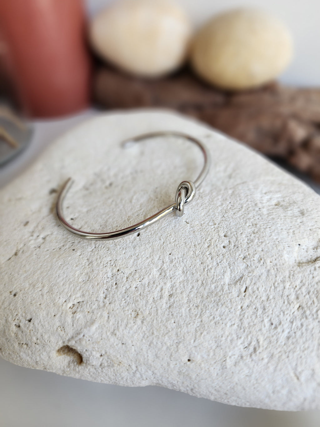 Bracelet jonc ajustable nœud