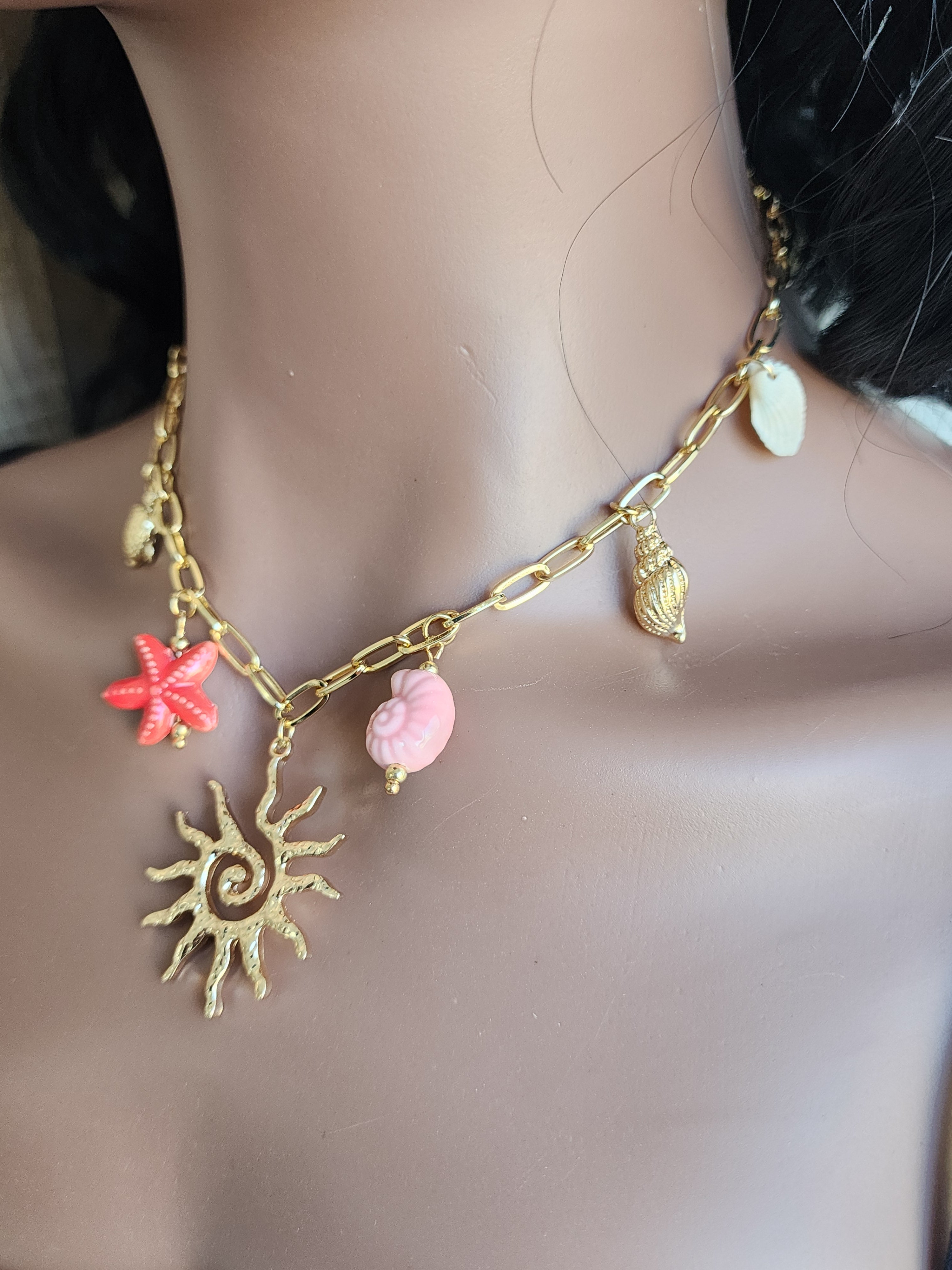 Collier à breloques soleil