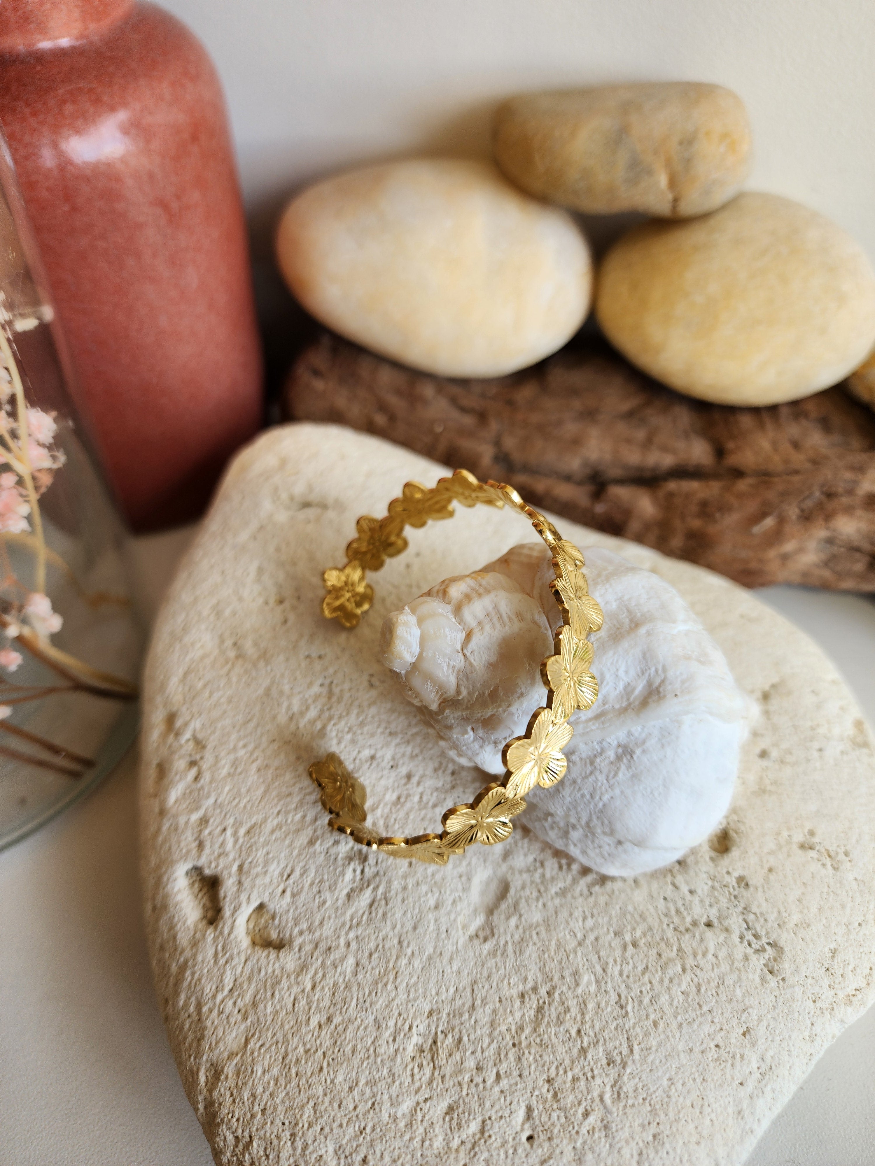 Bracelet jonc ajustable fleurs