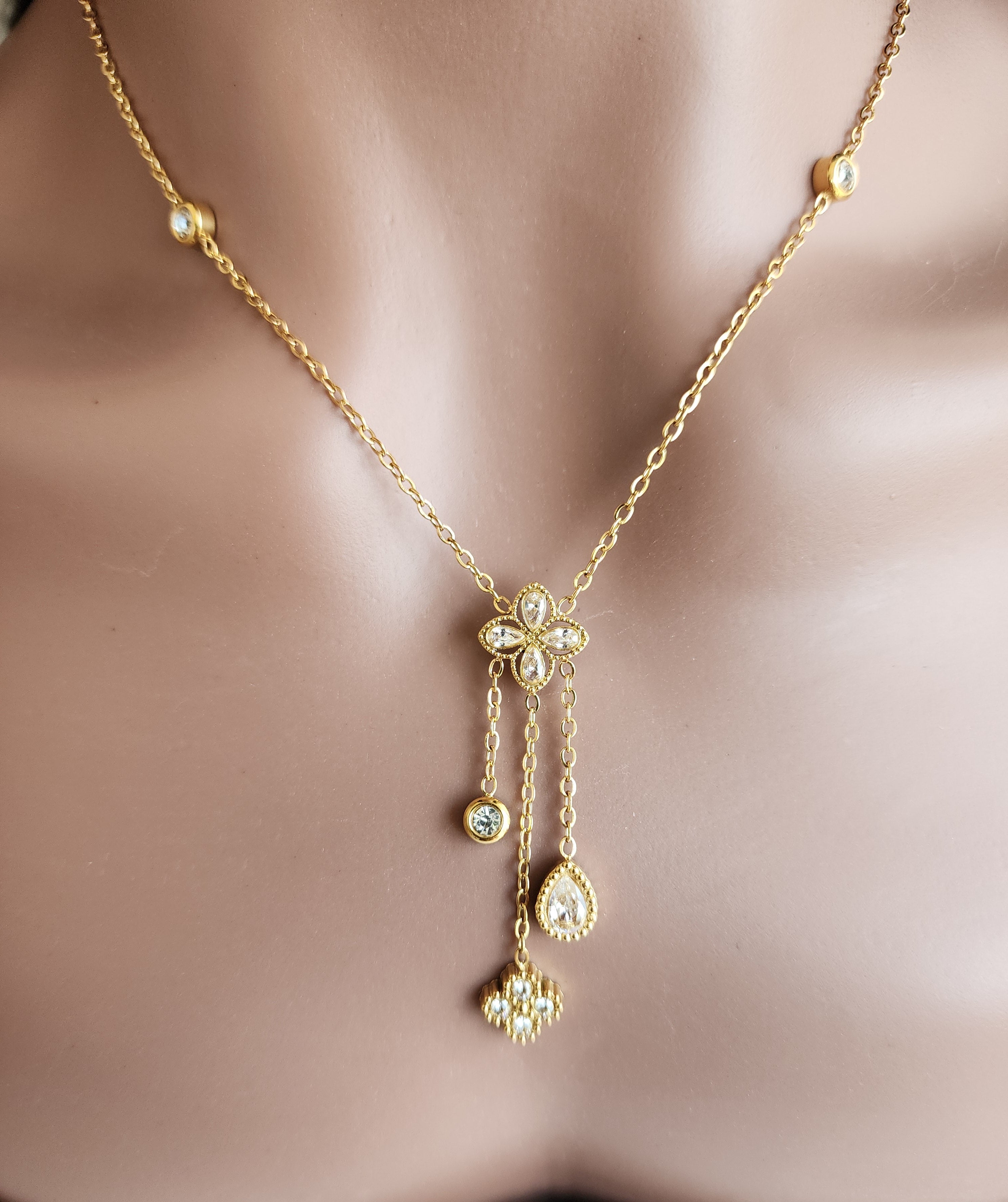 Collier trèfles diamants