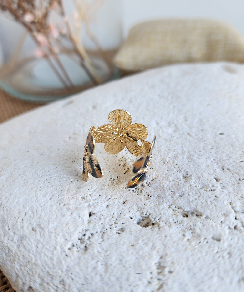 Bague ajustable fleurs motifs léopard