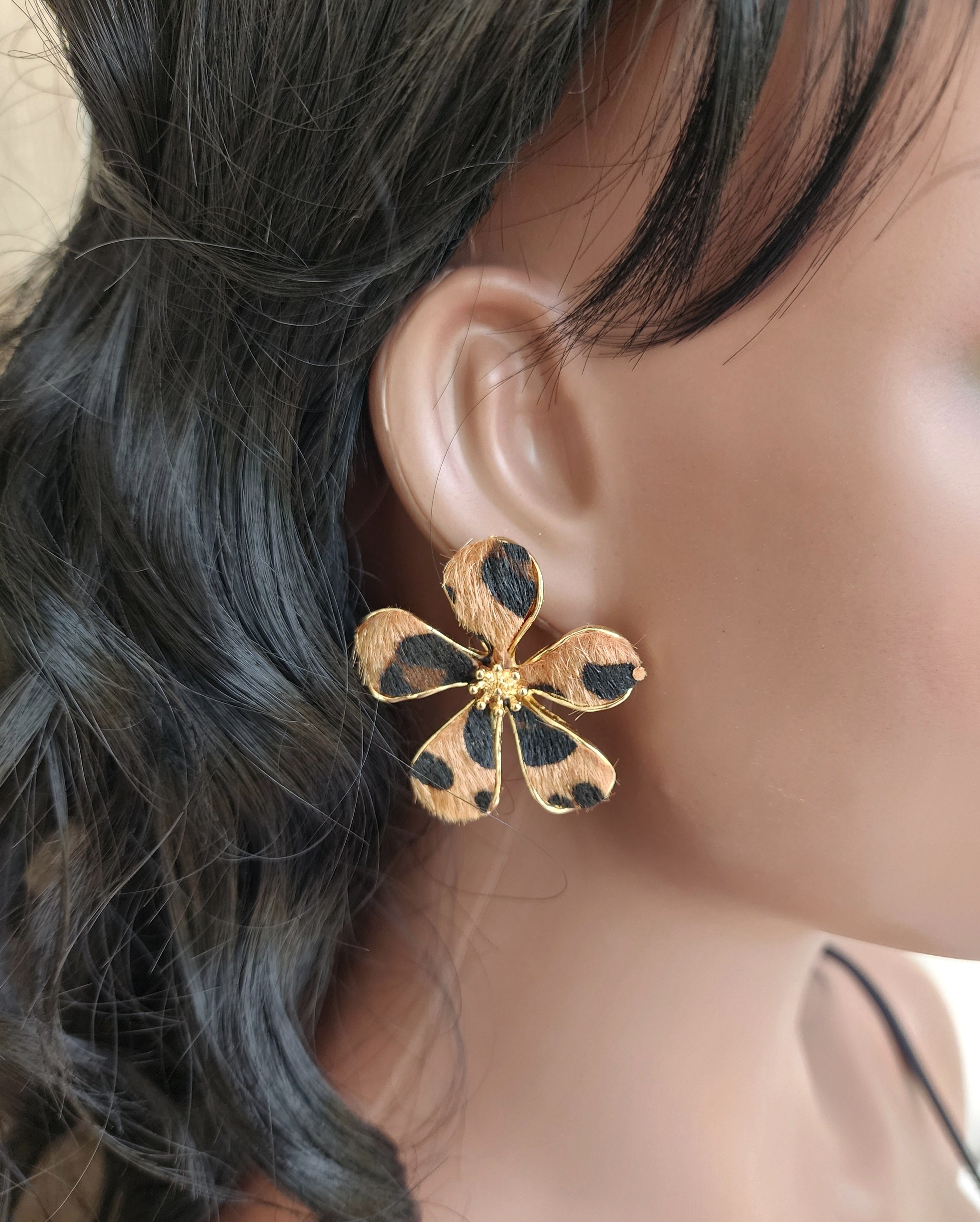 Boucles d'oreilles fleurs motifs léopard