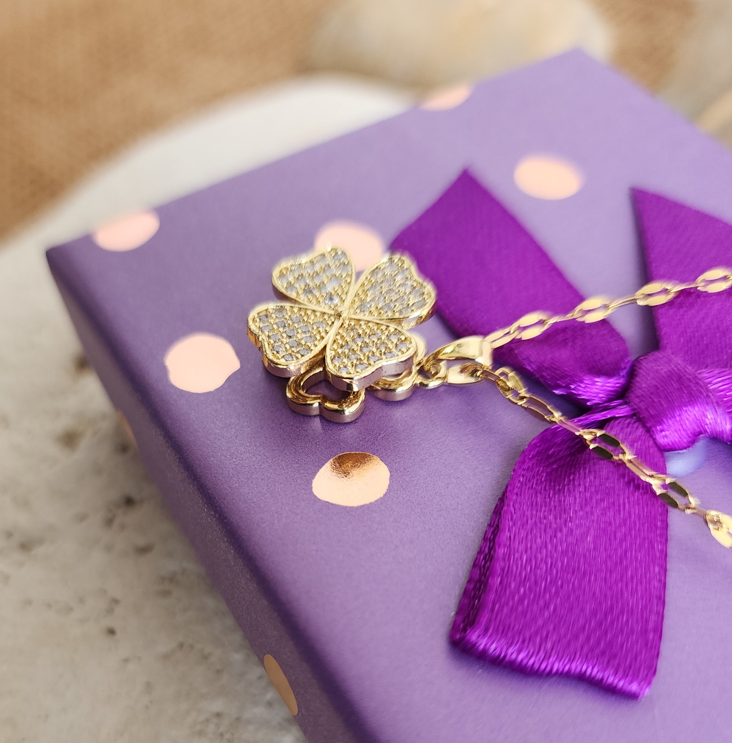 Collier pendentif trèfle tournant