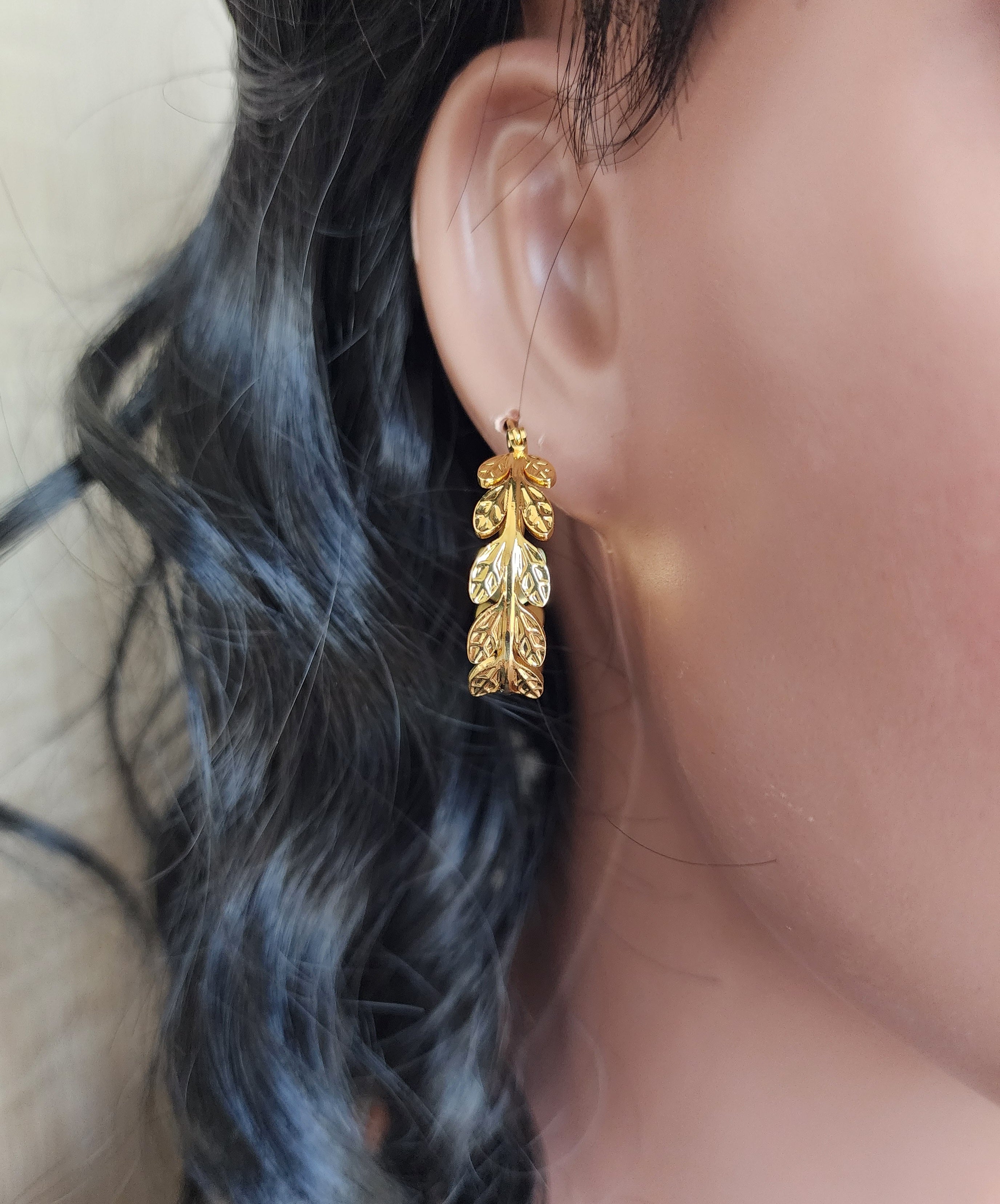 Boucles d'oreilles créoles motifs feuilles
