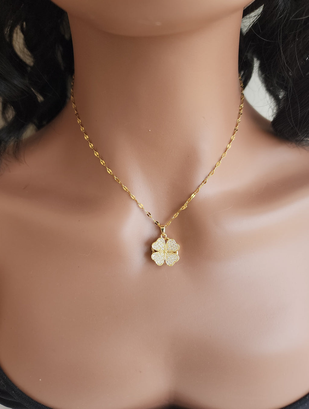 Collier pendentif trèfle tournant