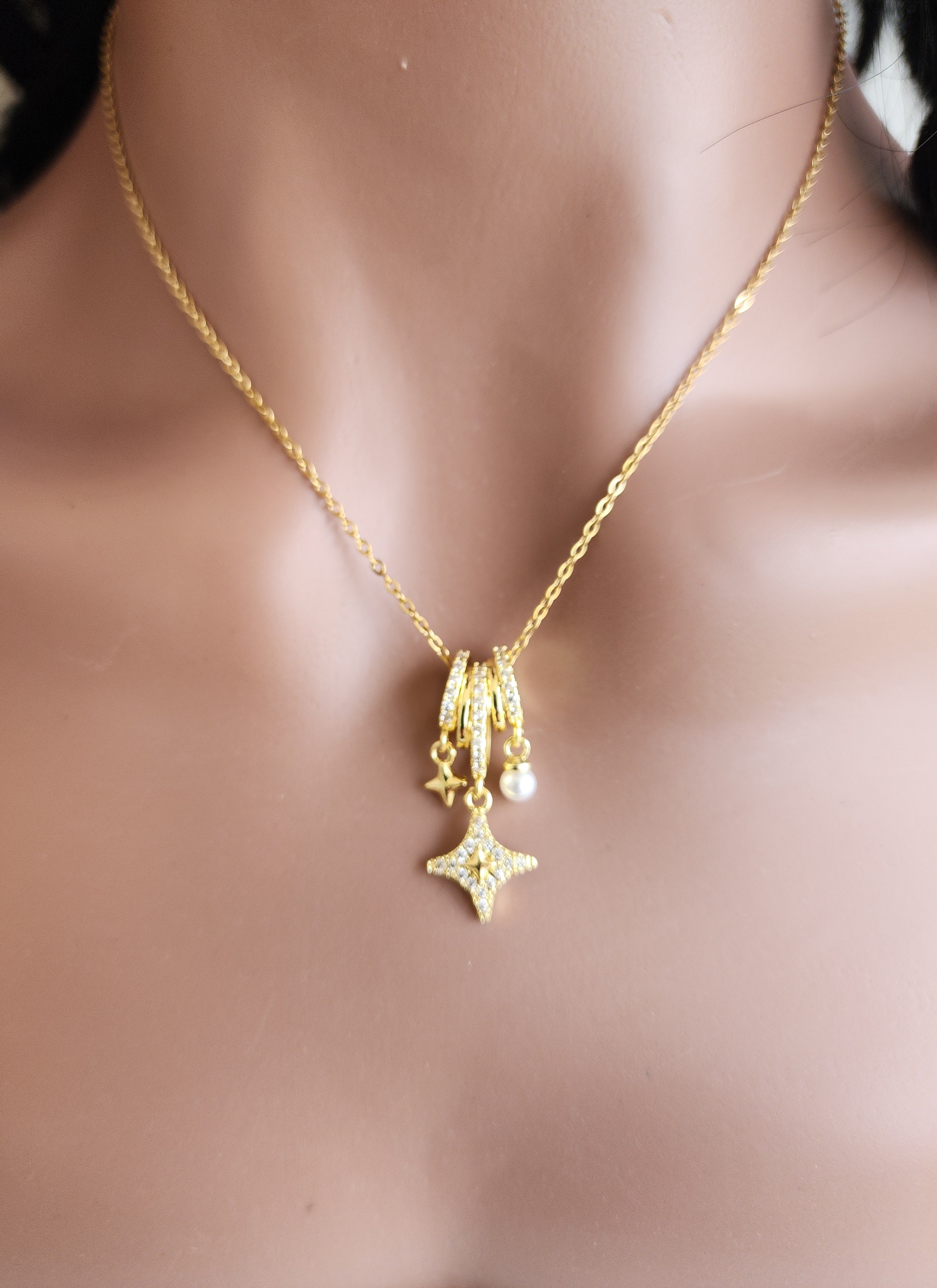 Collier à pendentifs petites breloques