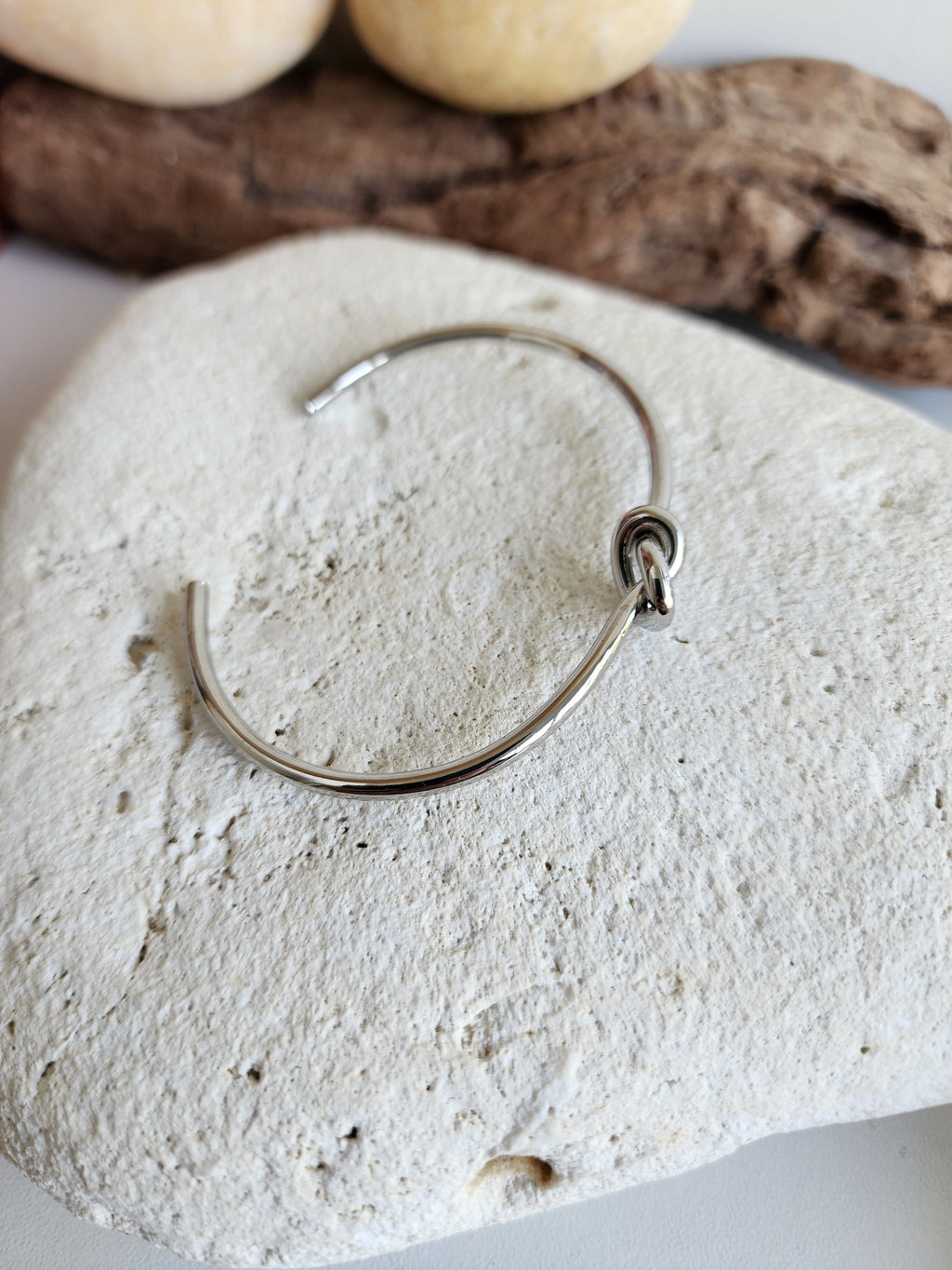 Bracelet jonc ajustable nœud
