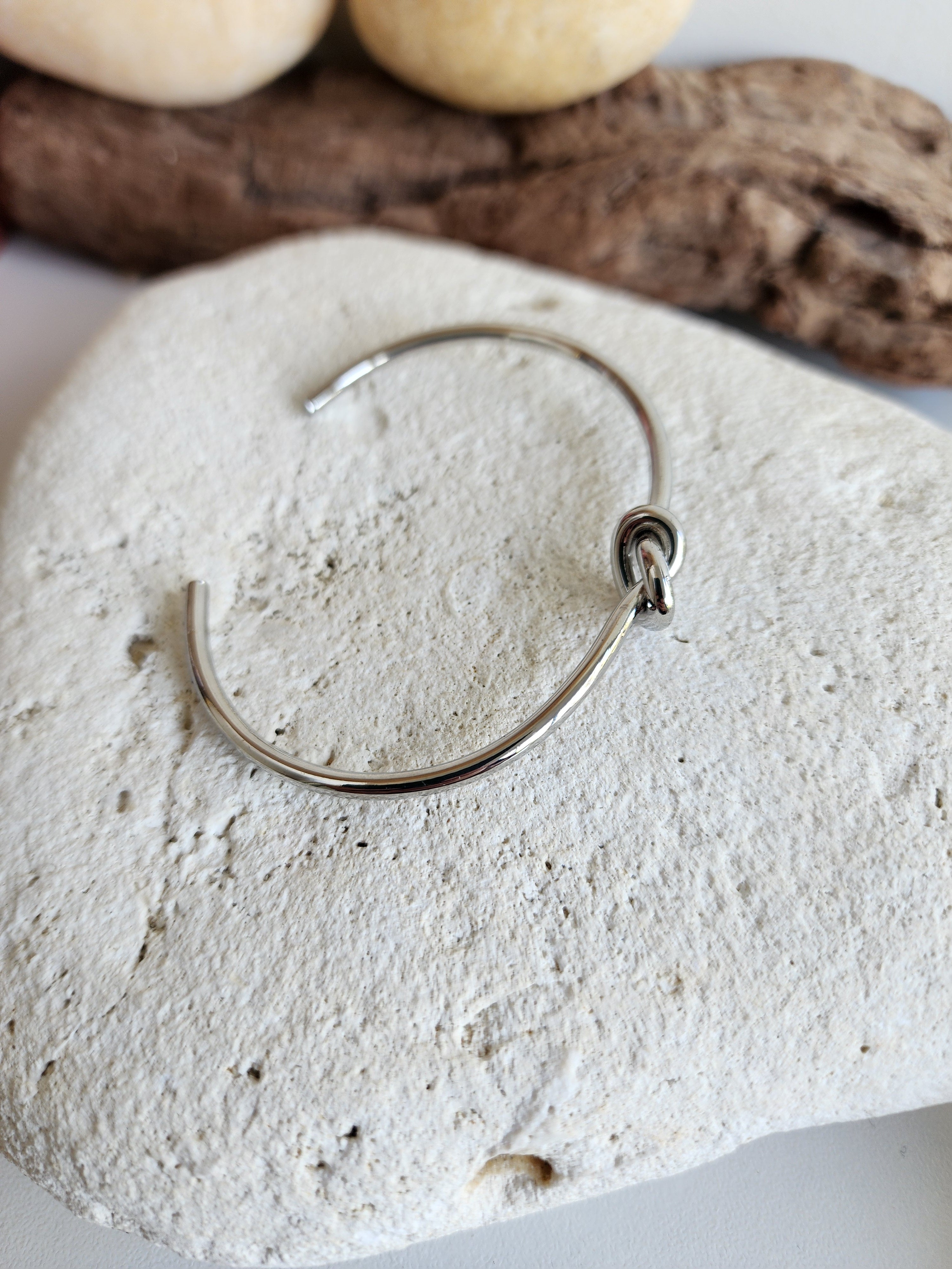 Bracelet jonc ajustable nœud
