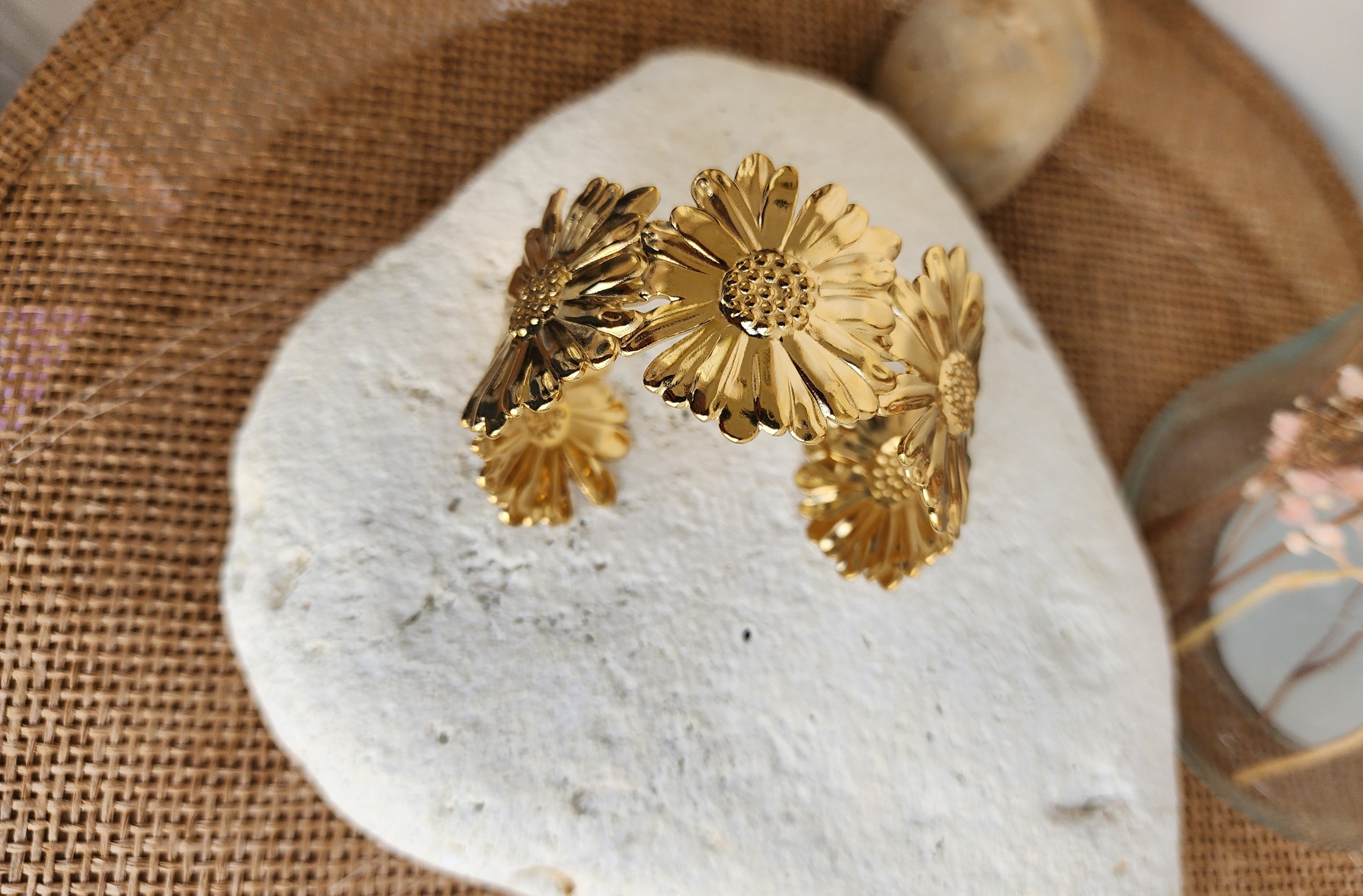 Bracelet jonc ajustable fleurs