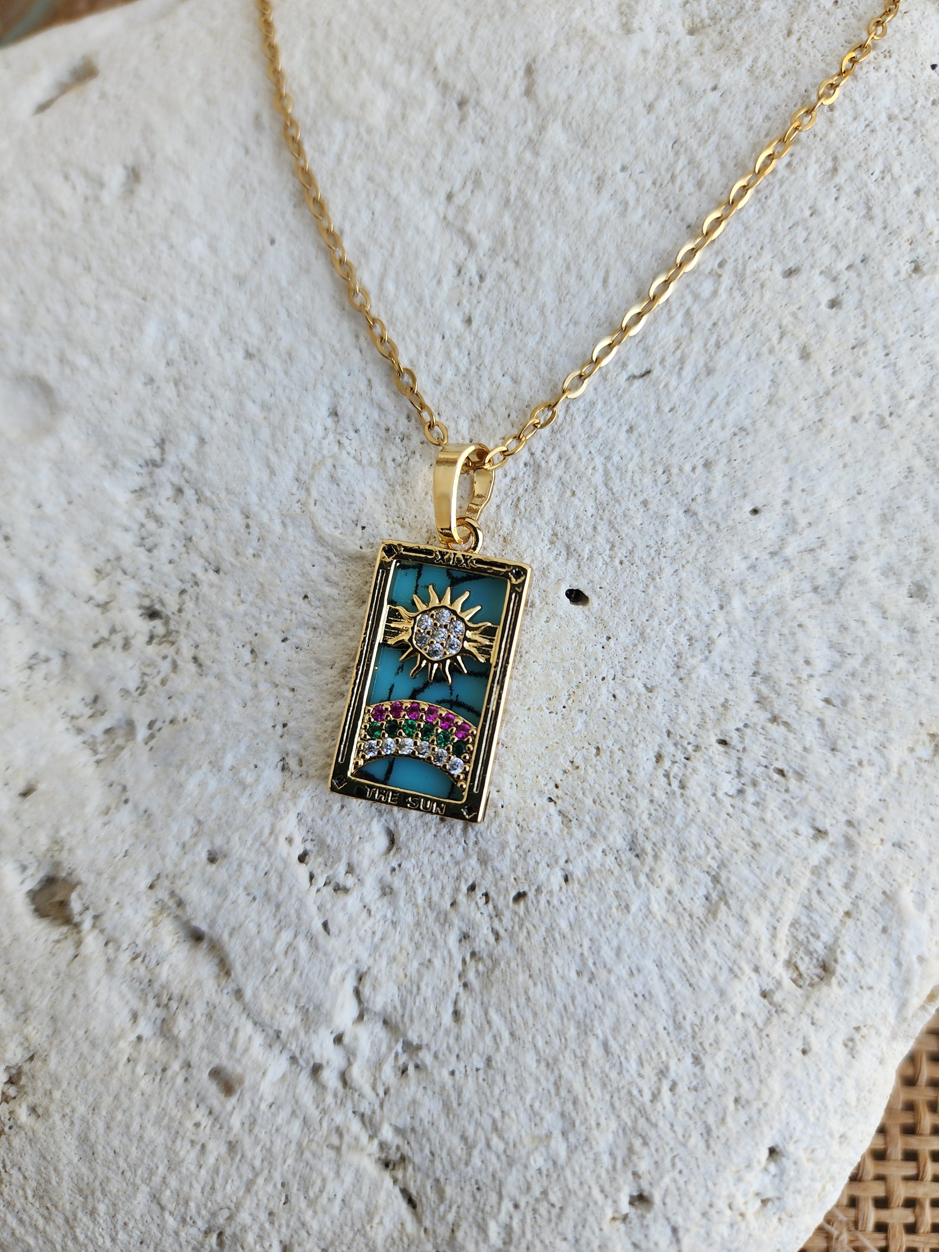 Collier pendentif soleil