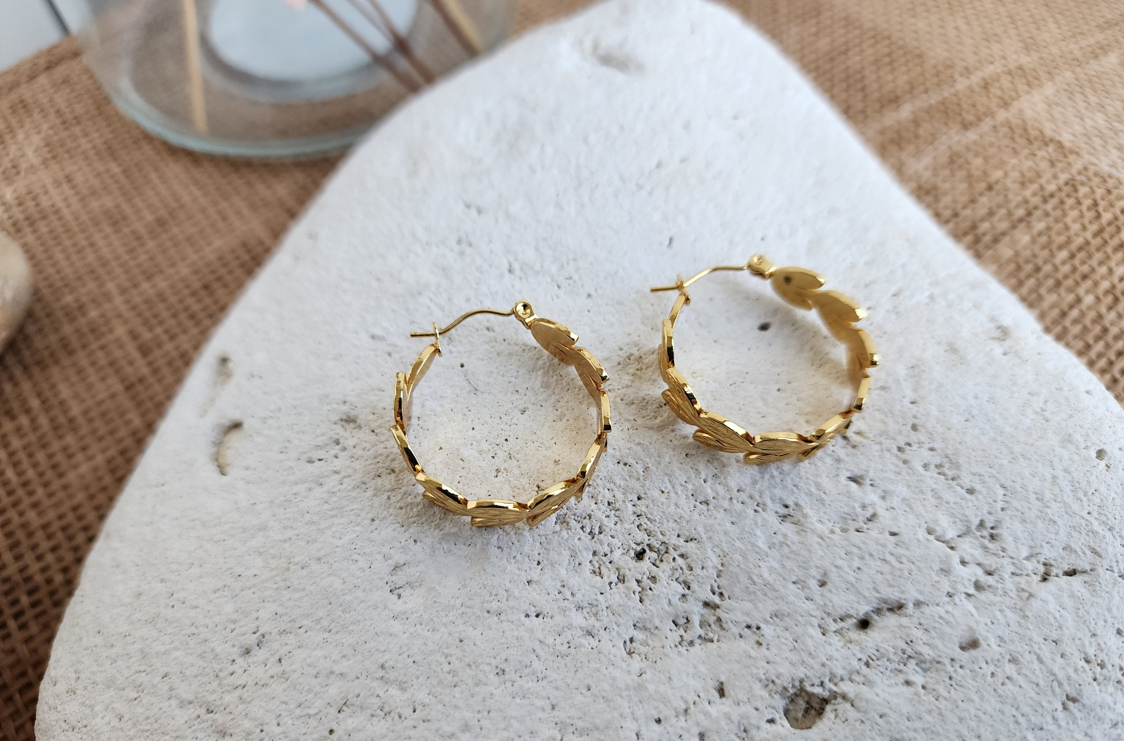 Boucles d'oreilles créoles motifs feuilles
