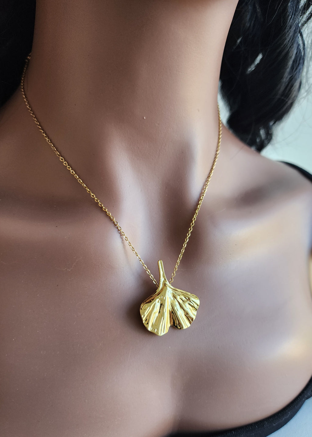 Collier pendentif feuille de Ginkgo biloba