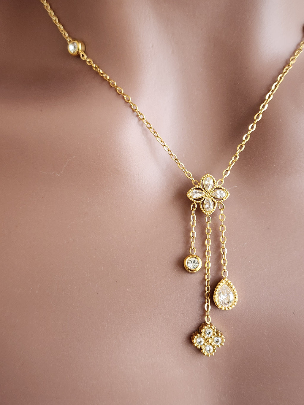 Collier trèfles diamants