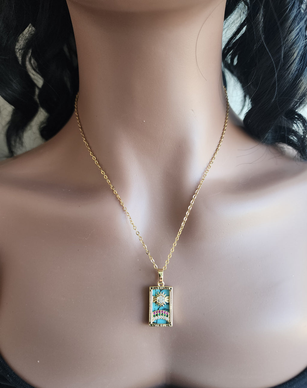 Collier pendentif soleil