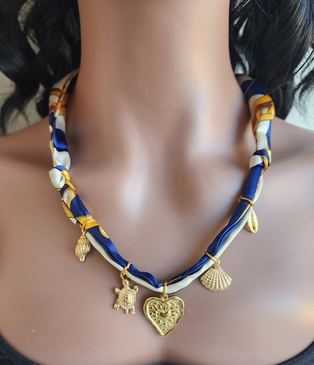 Collier ruban pendentif cœur