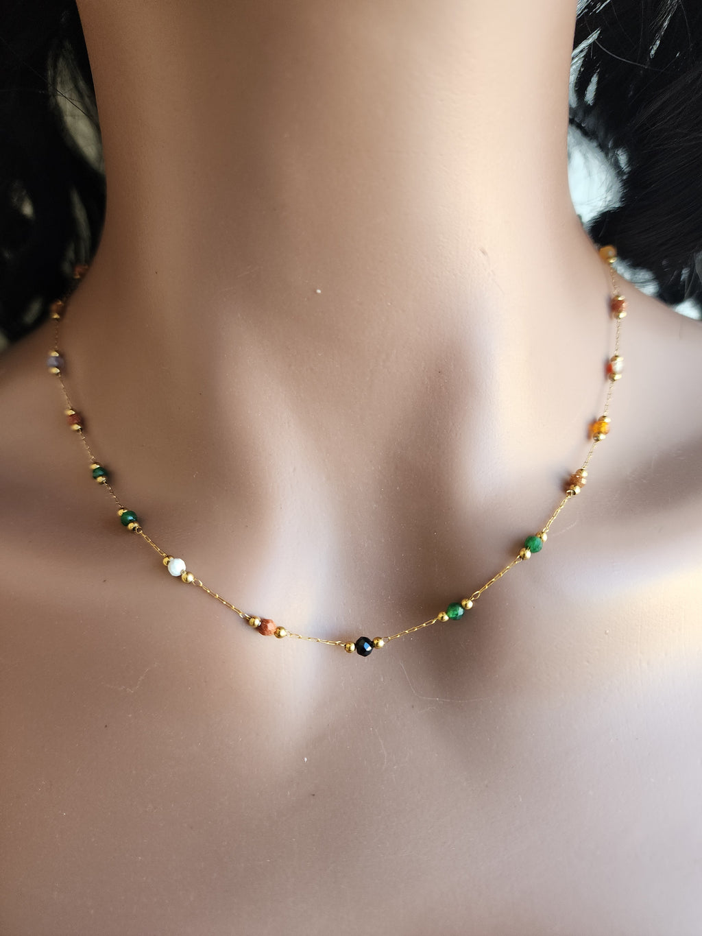 Collier perles multicolores