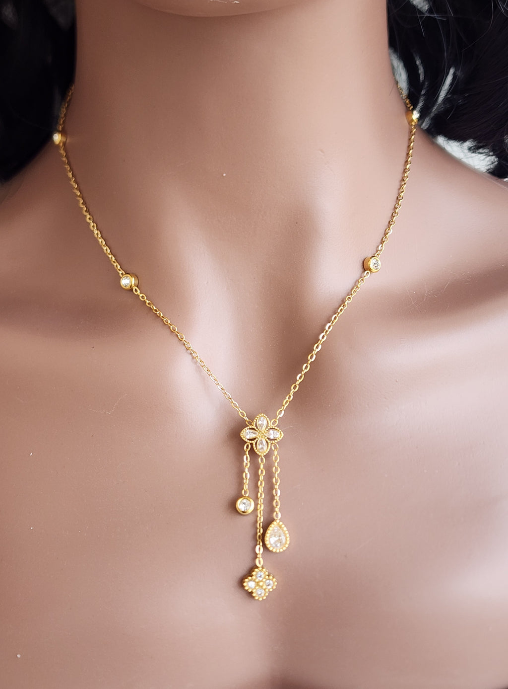 Collier trèfles diamants
