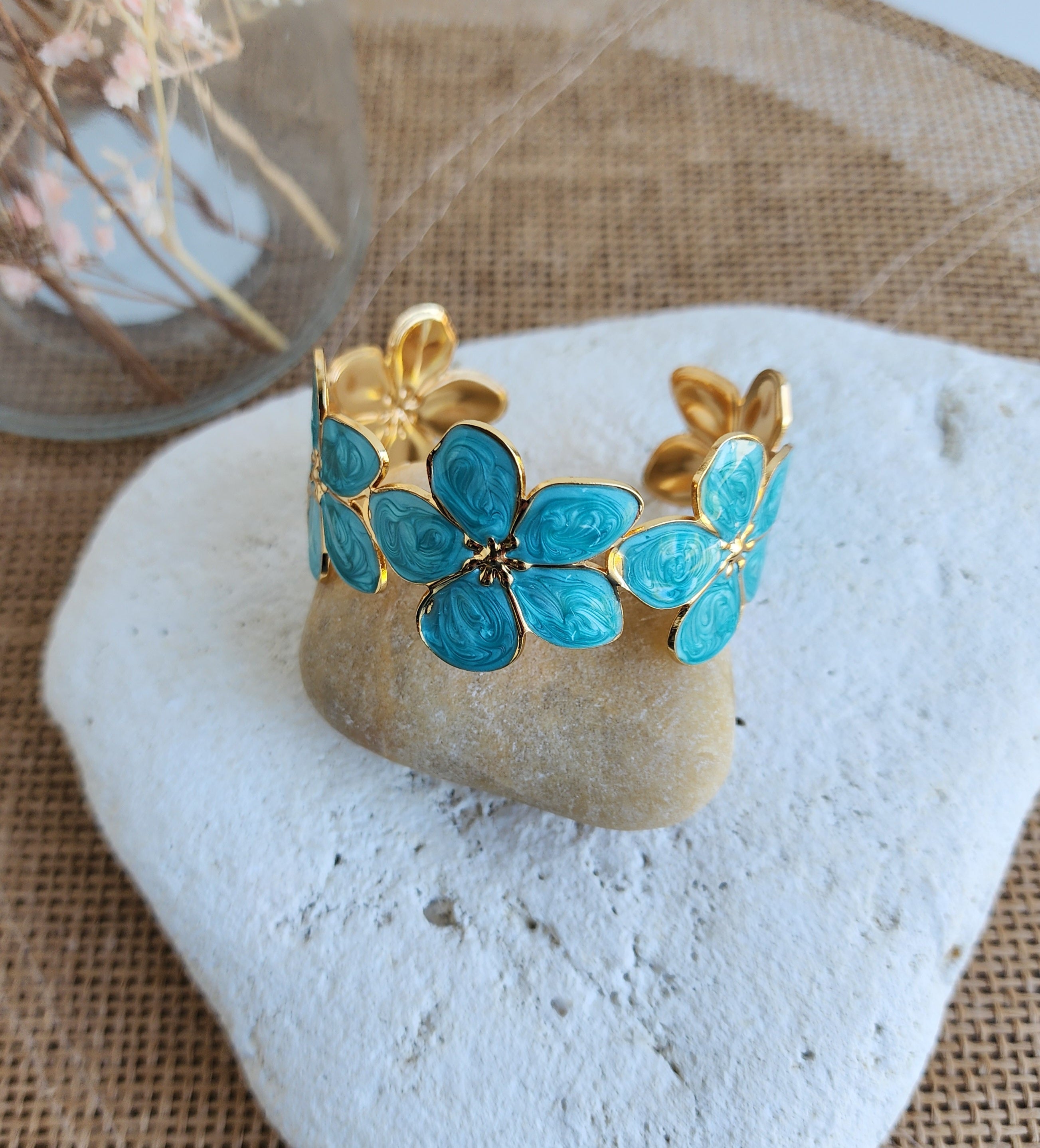 Bracelet jonc ajustable fleurs bleues