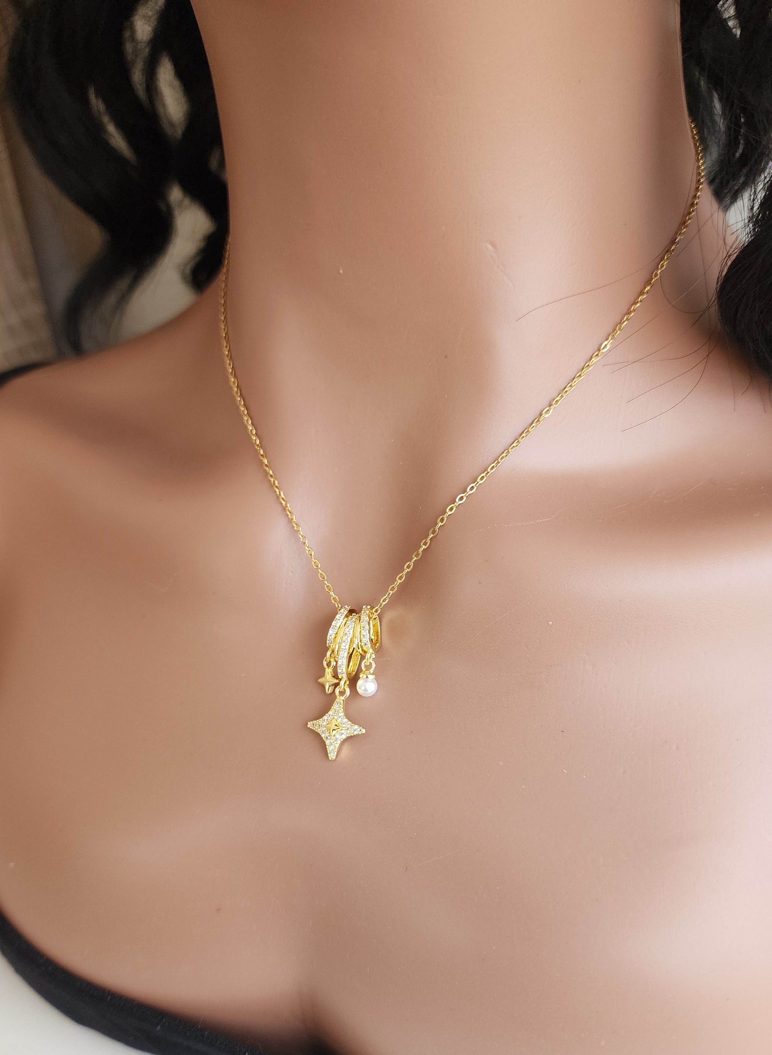 Collier à pendentifs petites breloques