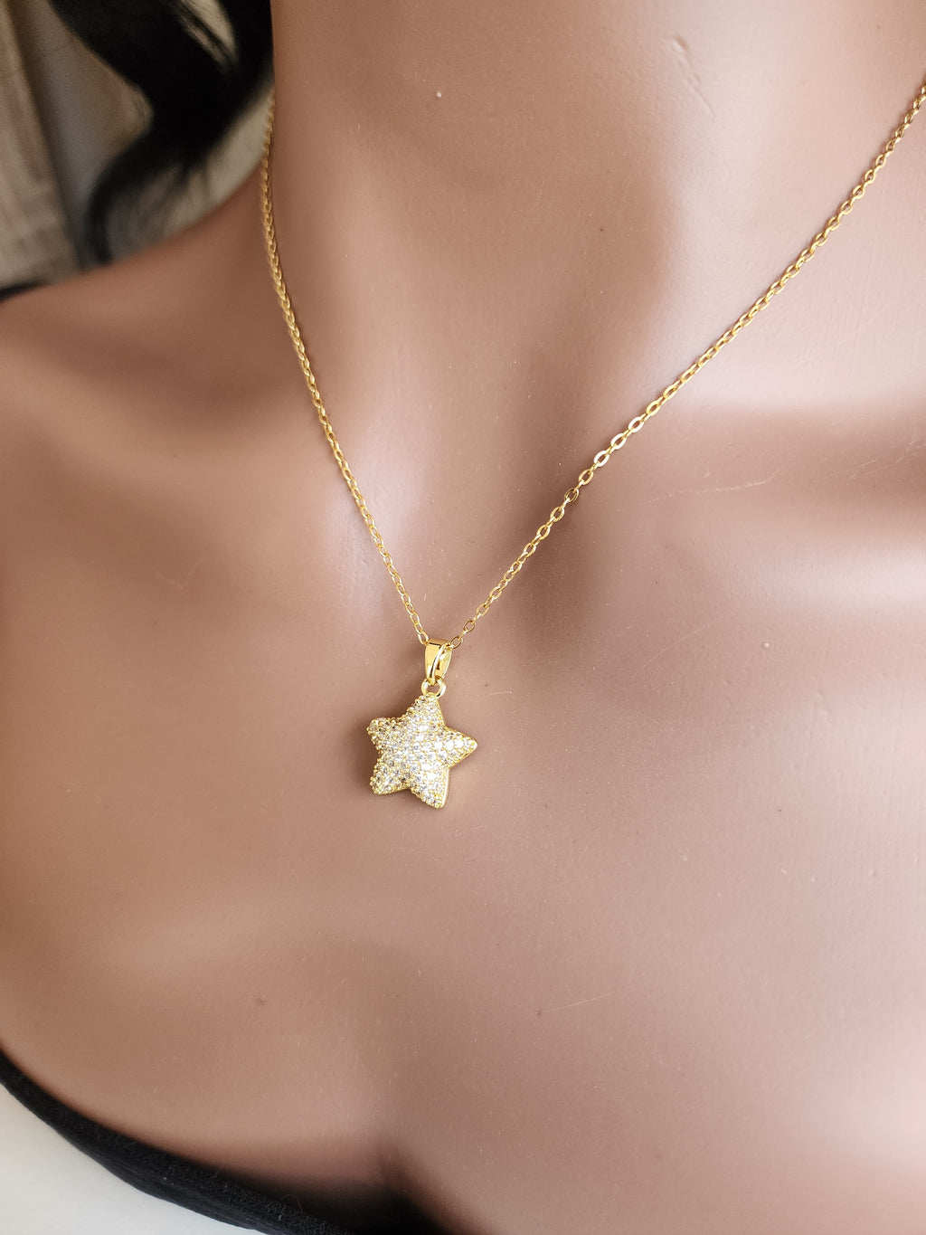 Collier pendentif étoile strass